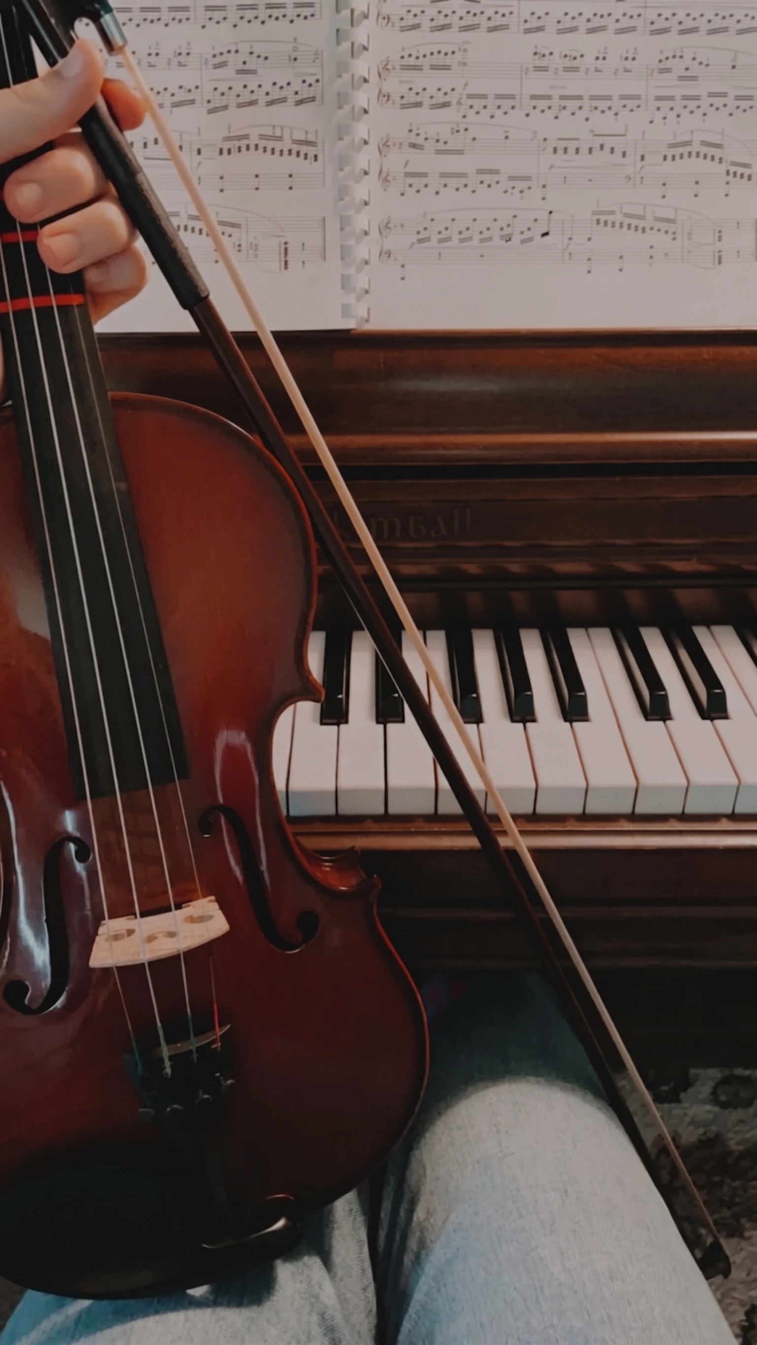 Keman ve piyano dersinden bir kare